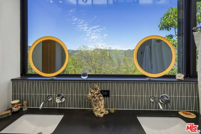 26335 Lockwood Road, Malibu, California, United States. - Photo 14