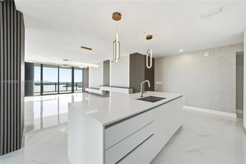 700 NE 24TH ST 4801, Miami, Florida, United States. - Photo 29
