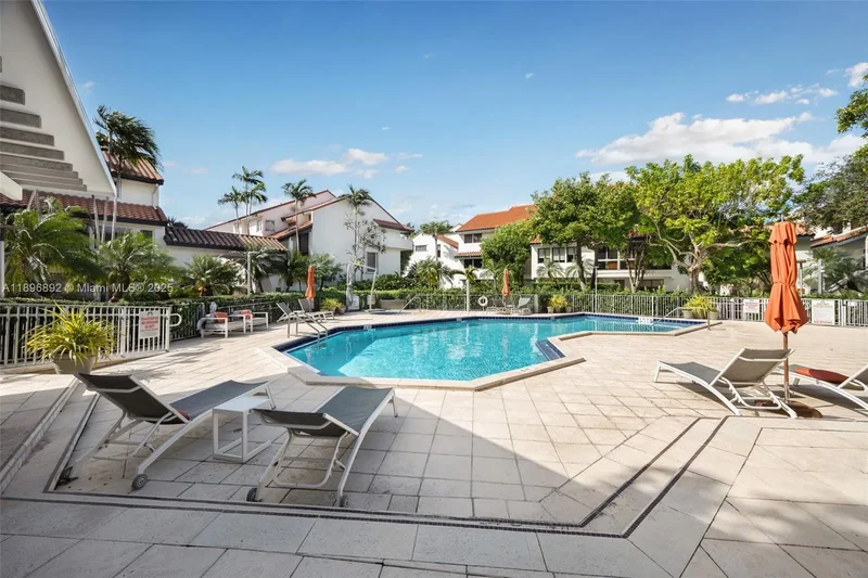 2000 S Bayshore Dr 4, Miami, Florida, United States. - Photo 34
