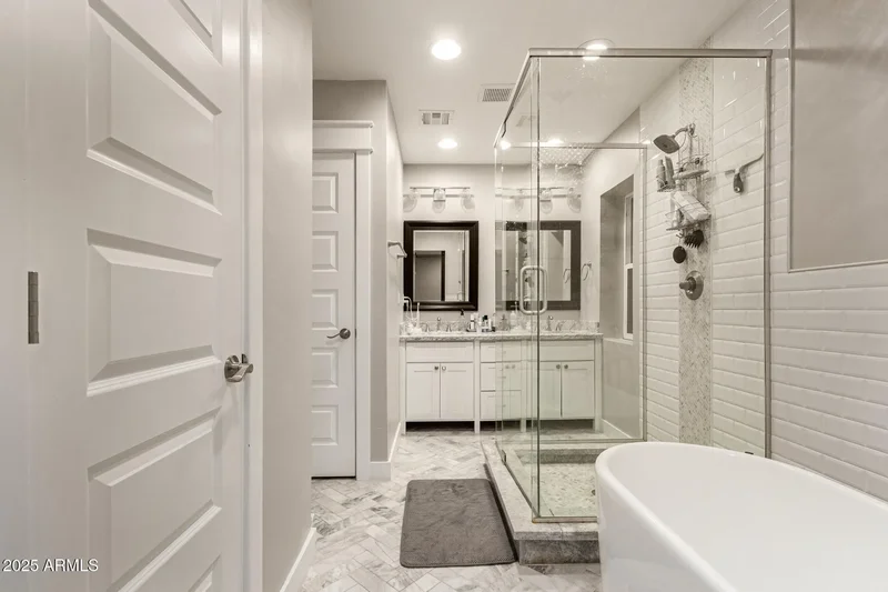 3444 E CAMELBACK Road, Phoenix, AZ 85018, Phoenix, Arizona, United States. - Photo 29