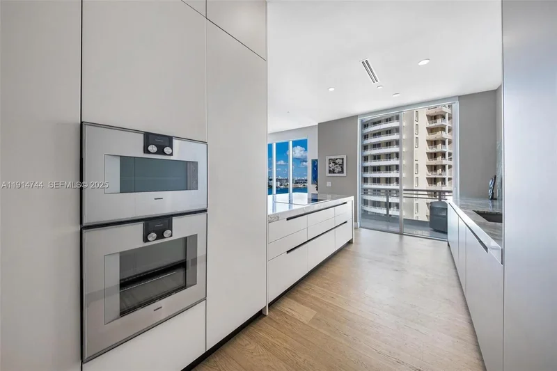 900 Brickell Key Blvd 1403, Miami, Florida, United States. - Photo 21