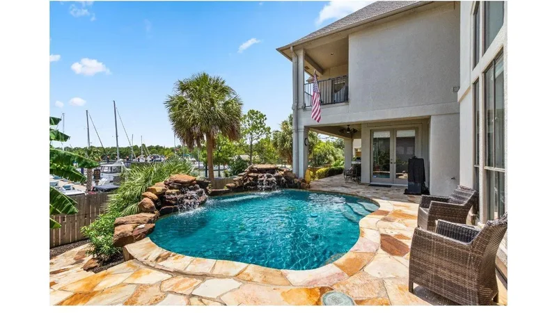 4 Mariners Lane, Kemah, Texas, United States. - Photo 32