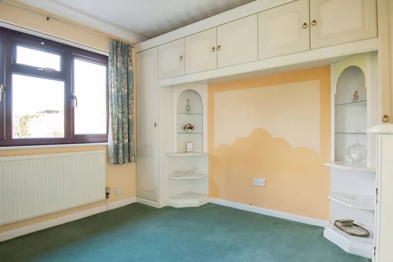 New Road, Eastleigh, Hampshire, Fair Oak, England, United Kingdom. - Photo 17