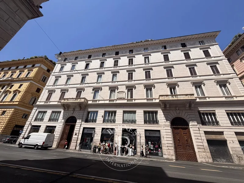 Corso Vittorio Emanuele II, Rome, Lazio, Italy. - Photo 9