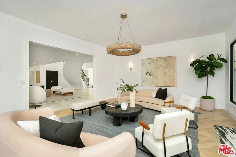 4608 Westchester Drive, Los Angeles, California, United States. - Photo 13