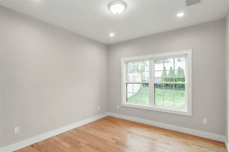 22 Cheshire Avenue, Syosset, New York, United States. - Photo 30