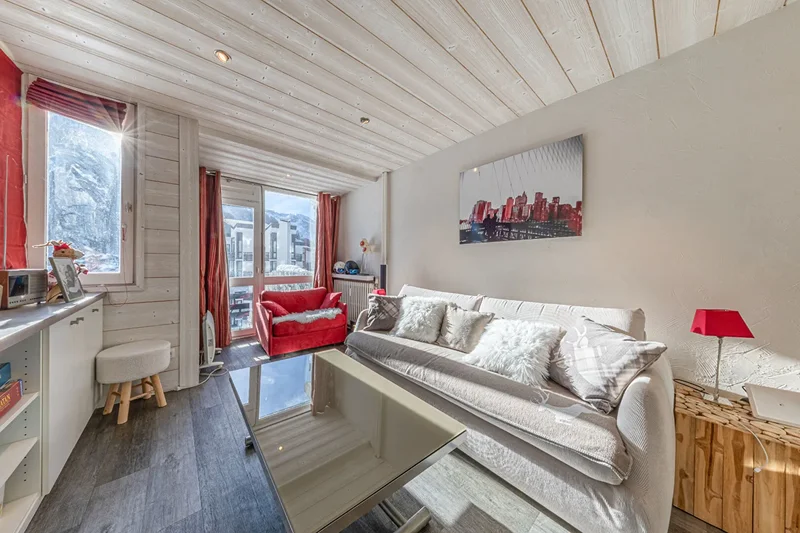 CHARMING APARTMENT IN A QUIET AND CENTRAL NEIGHBORHOOD