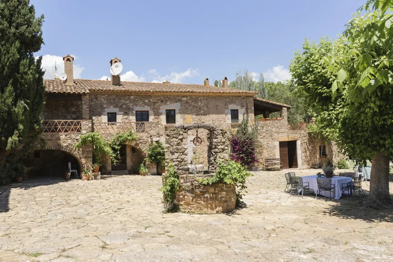 Splendid Country Estate With Extensive Land