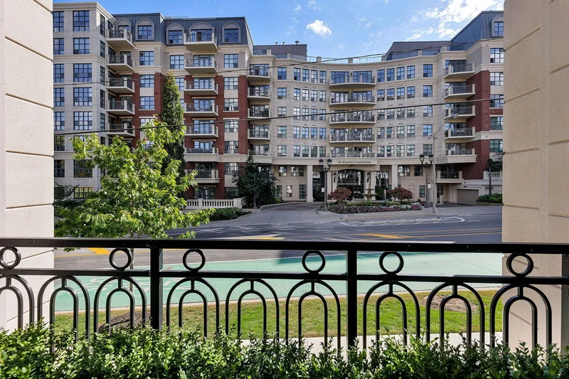 4 The Kingsway  TH 2, Toronto, ON M8X 2T1, Toronto, Ontario, Canada. - Photo 13