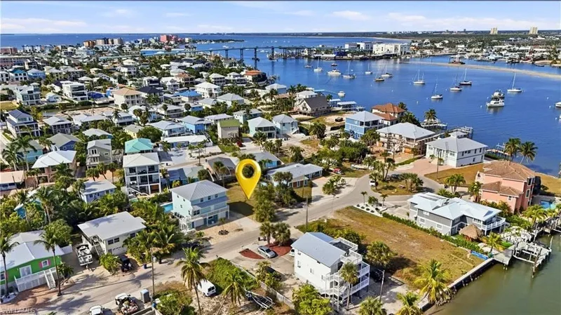 291 Ohio AVE, Fort Myers Beach, Florida, United States. - Photo 8