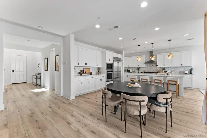 1567 Corte Botanicas, Chula Vista, California, United States. - Photo 2