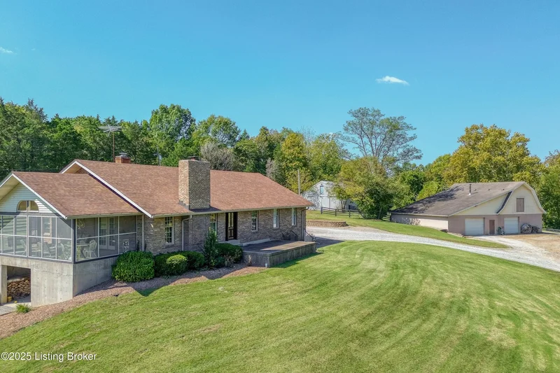 18240 Hobbs Creek Rd, Fisherville, KY 40023, Watterson Park, Kentucky, United States. - Photo 2