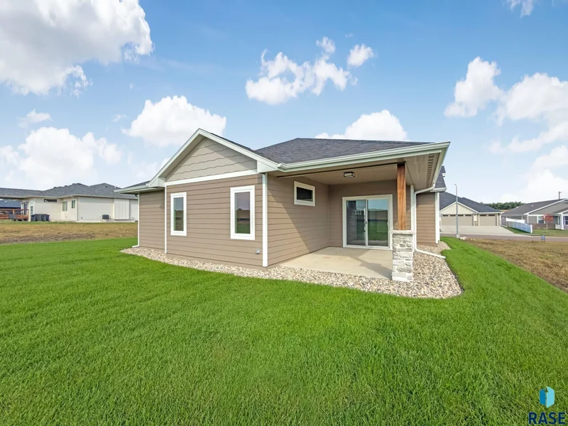 8125 E Norway Pine Trl, Sioux Falls, SD 57110, Sioux Falls, South Dakota, United States. - Photo 14