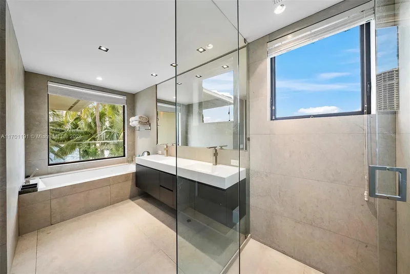 385 Centre Is, Golden Beach, Florida, United States. - Photo 19