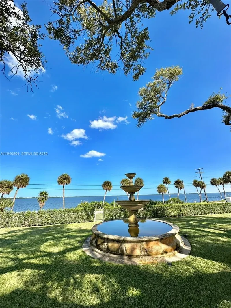 2611 S Indian River Dr, Fort Pierce, Florida, United States. - Photo 4