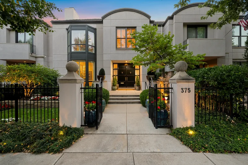 Great Location In The Heart Of Cherry Creek North