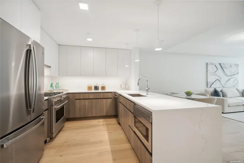 218 Middle Neck Road, #110, Great Neck, New York, United States. - Photo 5