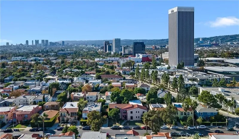 819 S Curson Avenue, Los Angeles, California, United States. - Photo 29