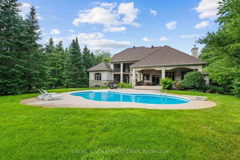 5800 Queenscourt Crescent, Ottawa, Ontario, Canada. - Photo 15