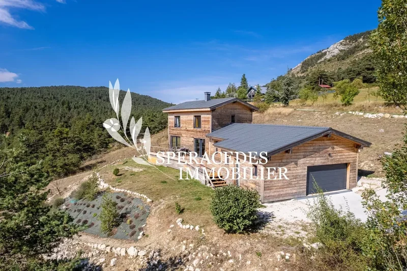 Caille - Modern chalet with cabins perched in the trees