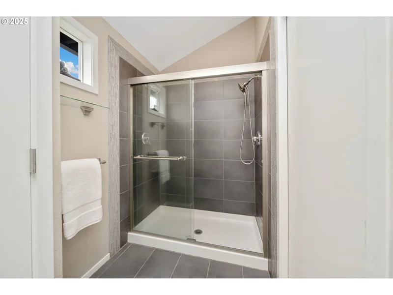 7766 SW BAYBERRY DR, Beaverton, OR 97007, Beaverton, Oregon, United States. - Photo 16
