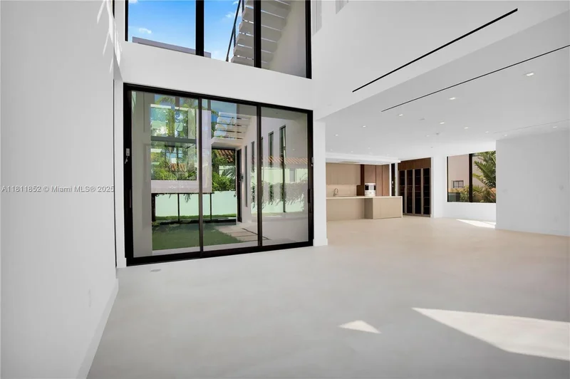 5630 Pine Tree Dr, Miami Beach, Florida, United States. - Photo 55