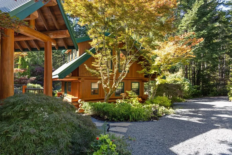 900 Spider Lake Rd, Qualicum Beach, British Columbia, Canada. - Photo 15