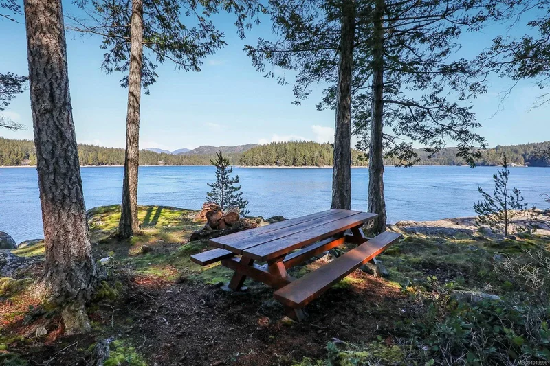 651 Gorge Harbour, Strathcona B, British Columbia, Canada. - Photo 37