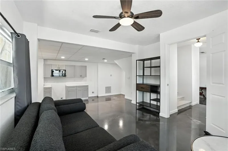 131 Bay Mar DR, Fort Myers Beach, Florida, United States. - Photo 14