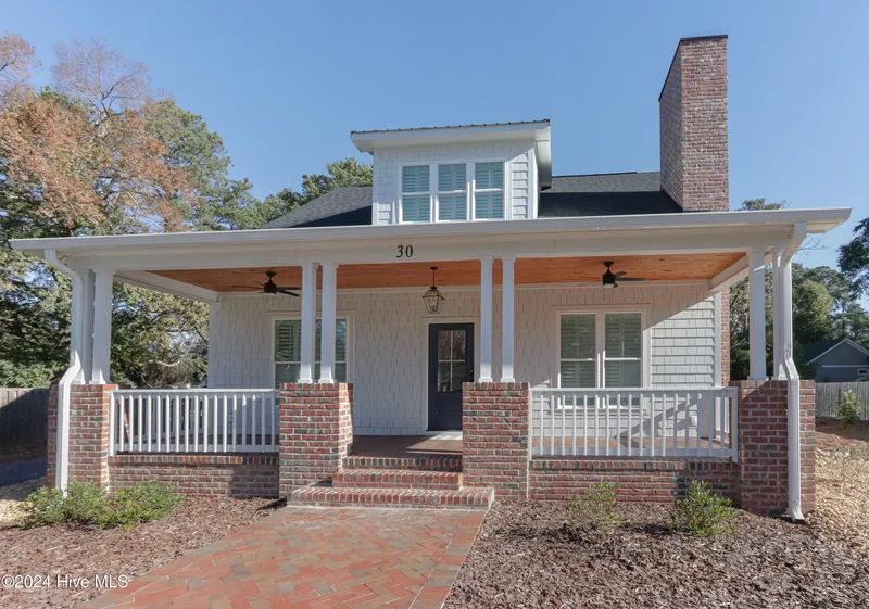 Single Family Residence in Pinehurst