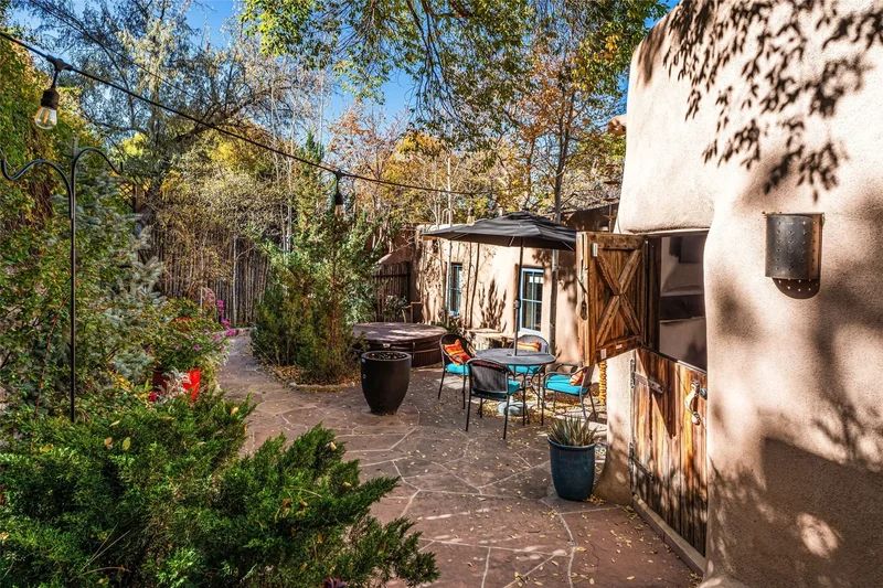 942 Canyon A & B, Santa Fe, NM 87501, Santa Fe, New Mexico, United States. - Photo 44