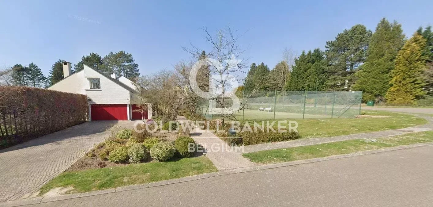 Exterior photo 5
