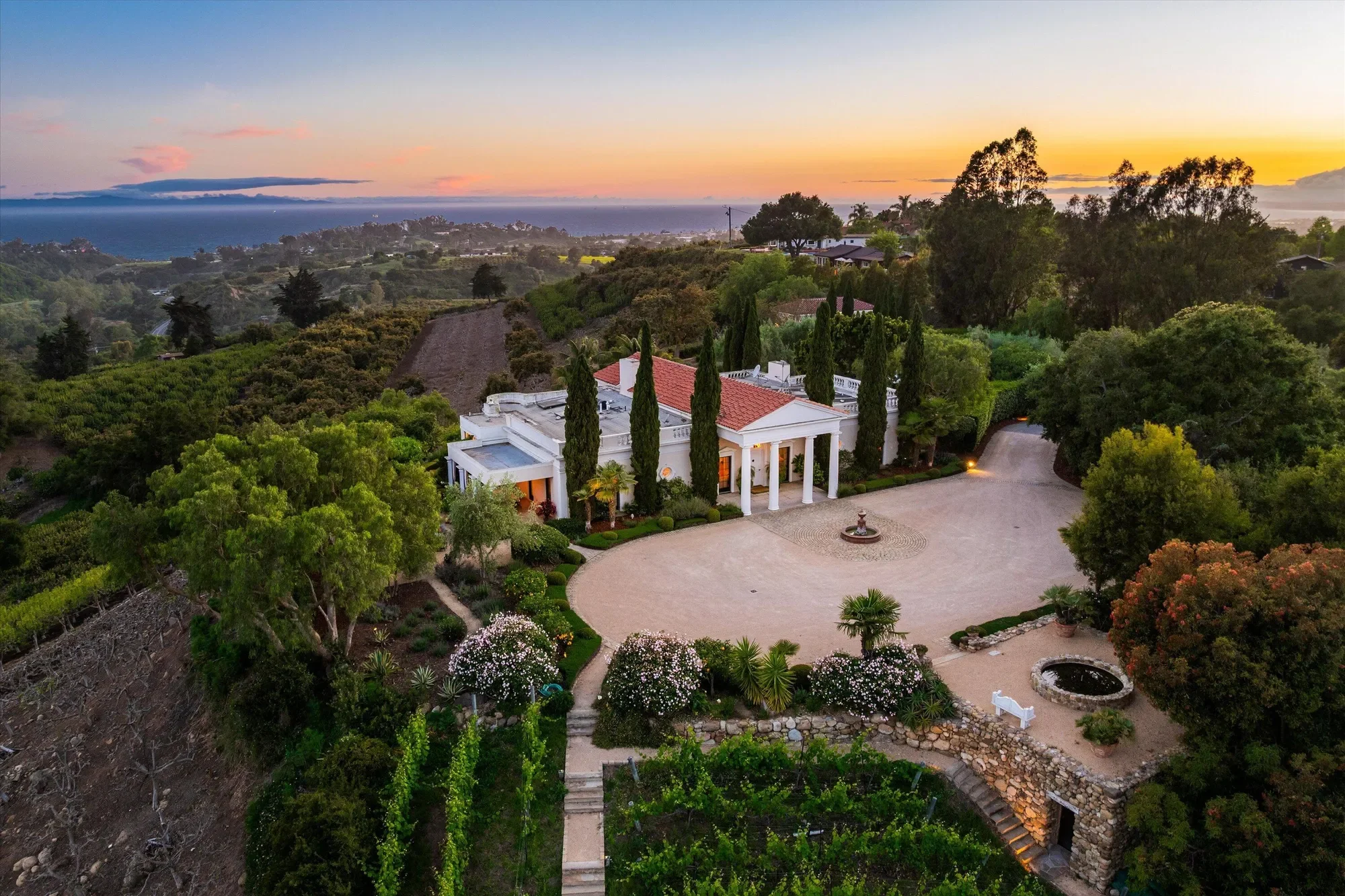 7200 Casitas Pass Road, Carpinteria, California, United States. - Photo 6