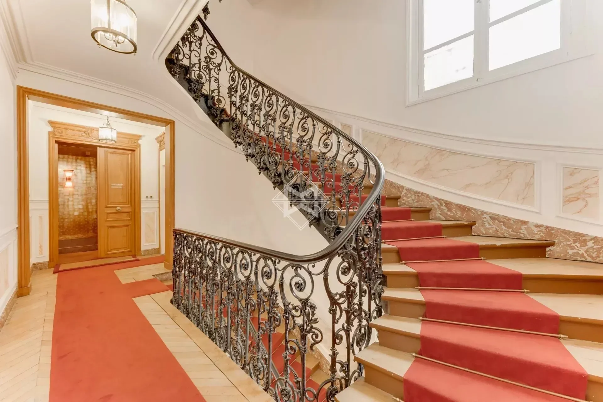 Paris, Île-de-France, France. - Photo 11