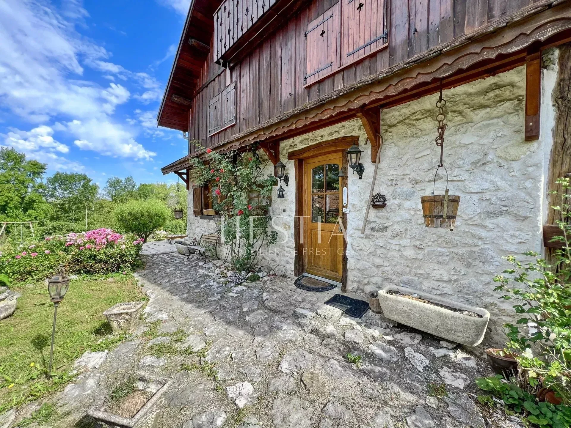 Exterior photo 10