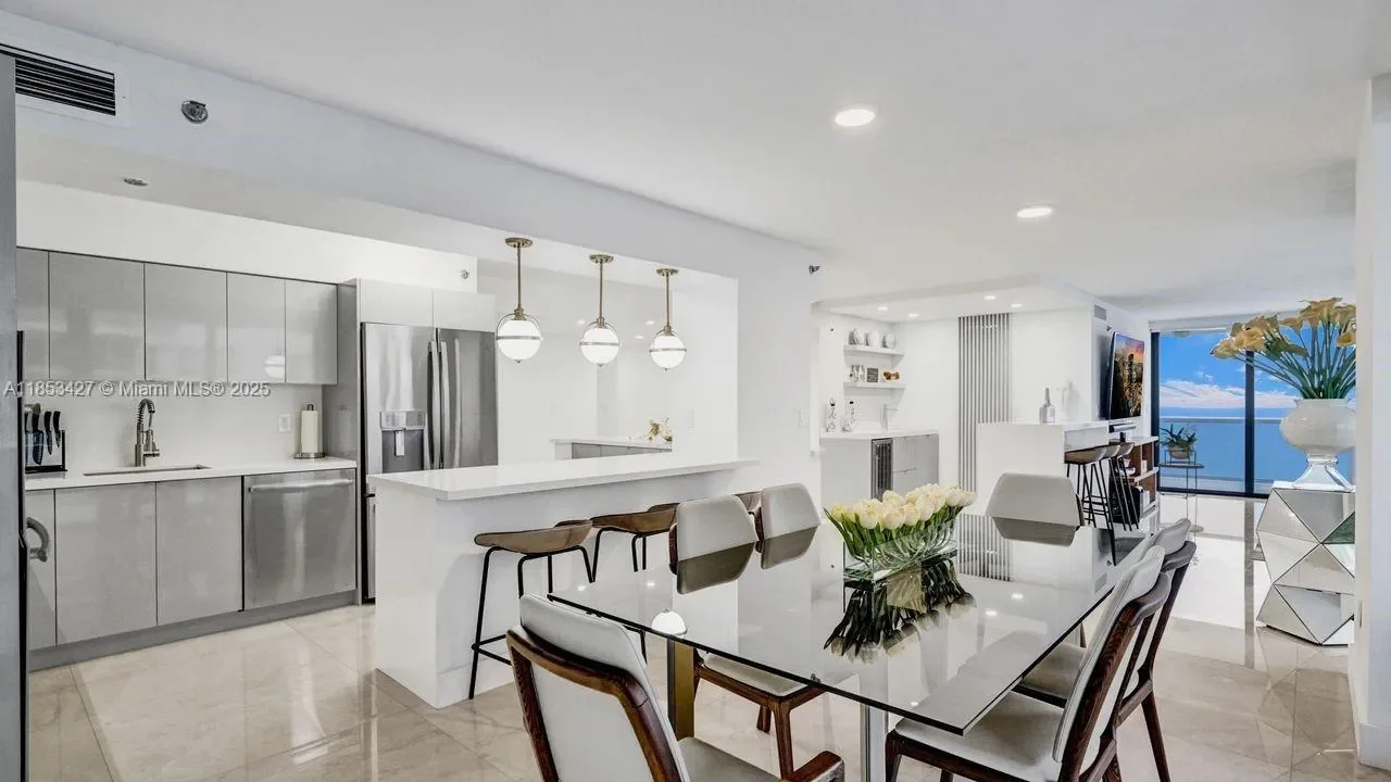 5757 Collins Ave 1605, Miami Beach, Florida, United States. - Photo 2