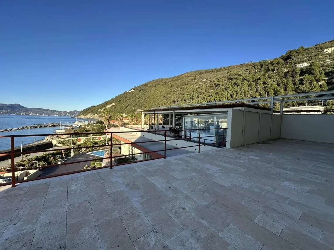 Exterior photo 10