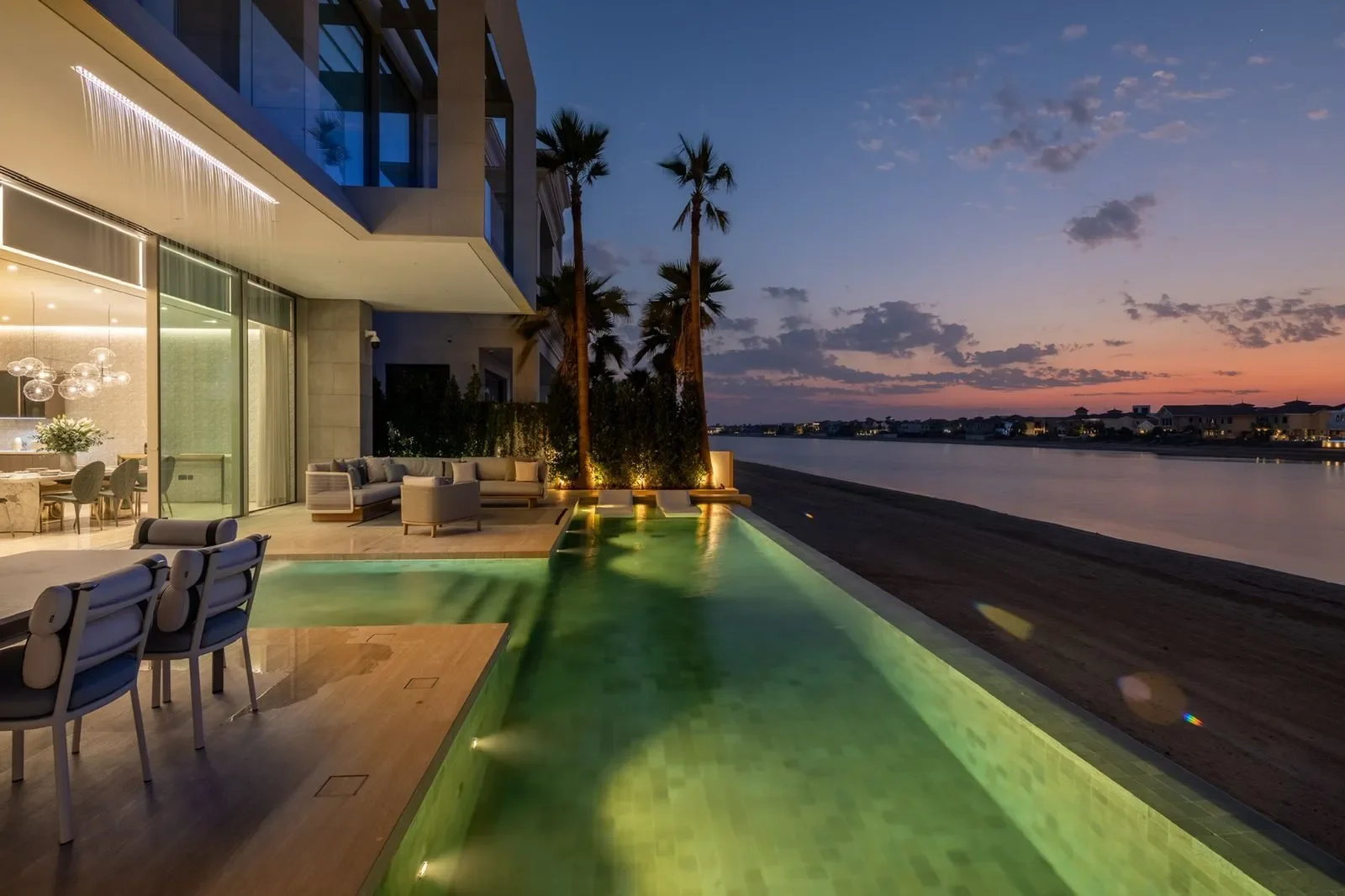 Palm Jumeirah - The Palm Jumeirah - Dubai - United Arab Emirates, Dubai, Dubai, United Arab Emirates. - Photo 3