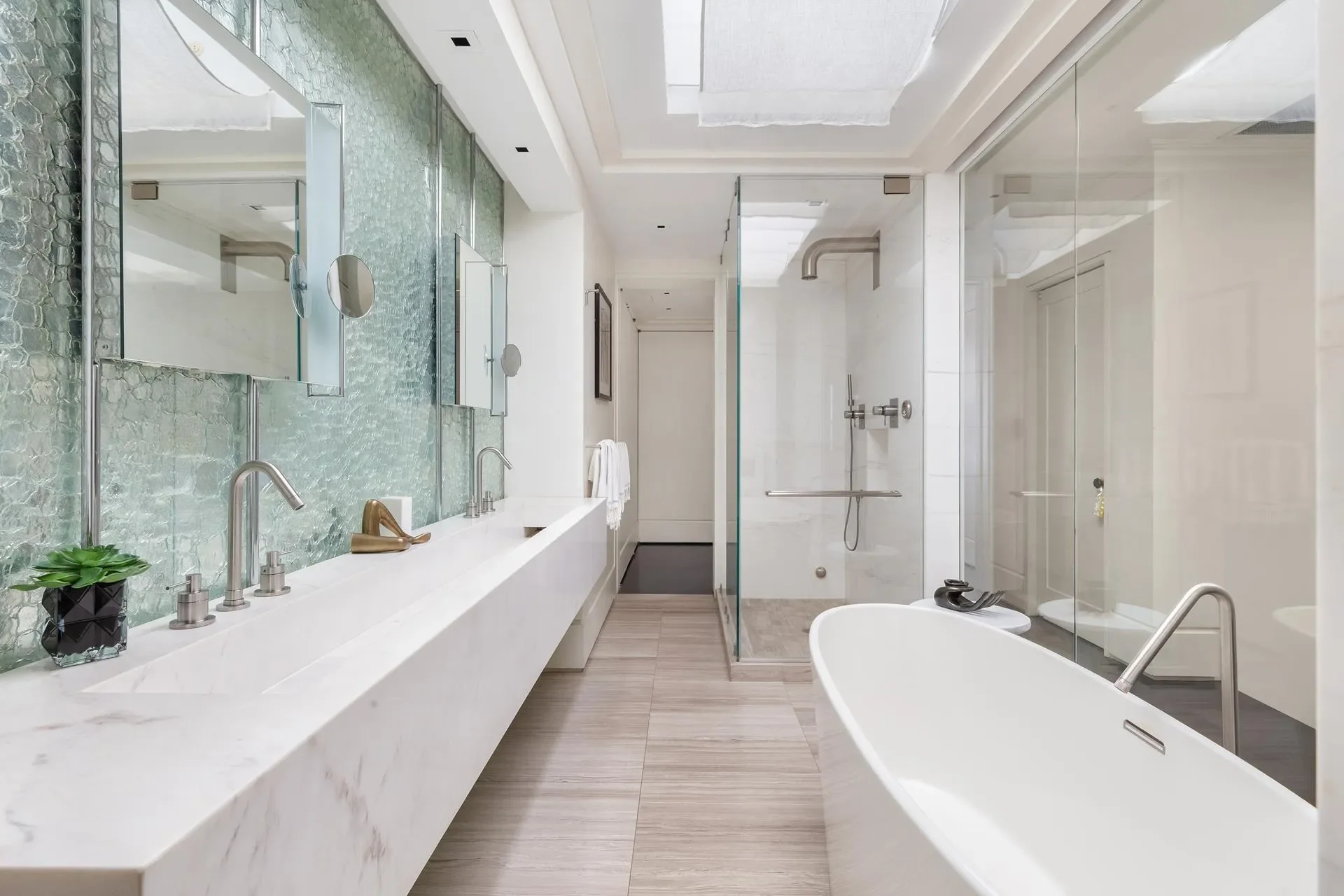 160 E 63RD ST, New York, New York, United States. - Photo 1