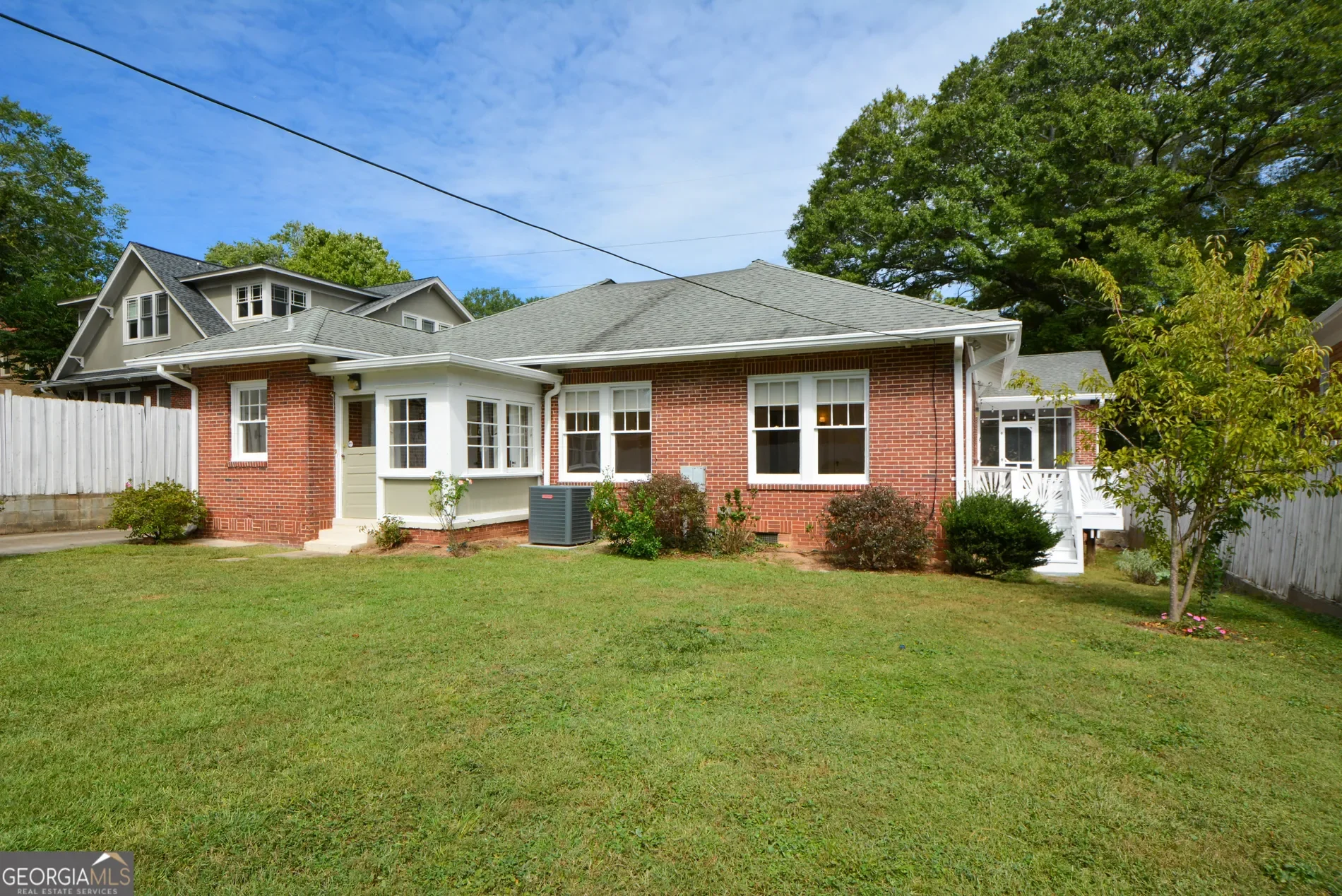 Exterior photo 12