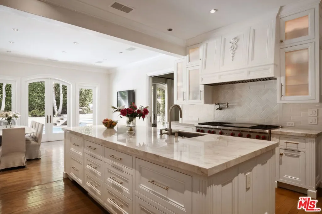 1160 Chantilly Road, Los Angeles, California, United States. - Photo 4