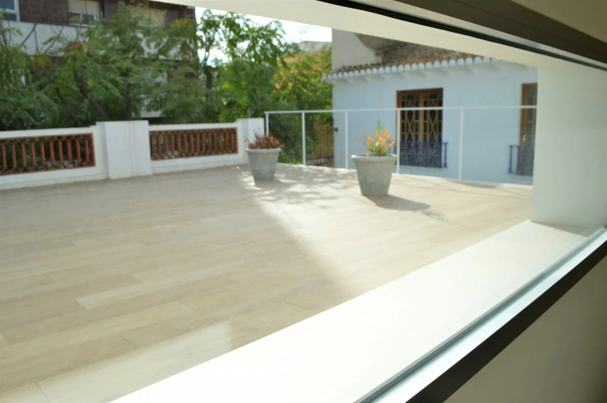 Exterior photo 5