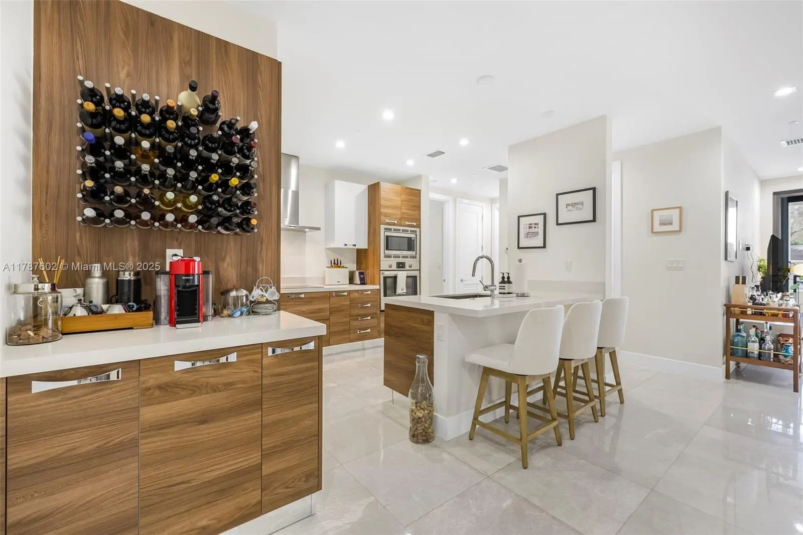 718 Valencia Ave 206, Coral Gables, Florida, United States. - Photo 10