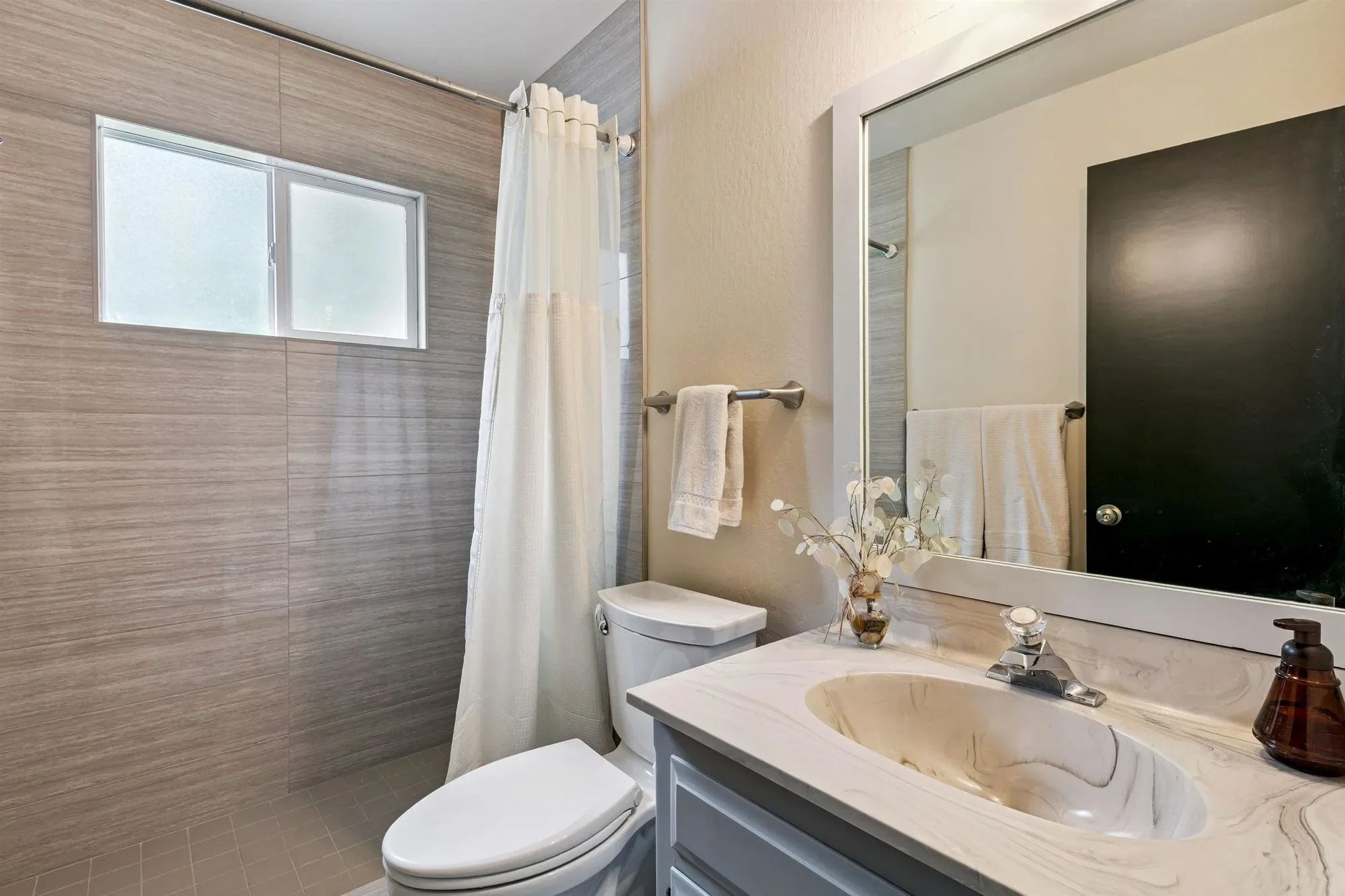 10228 Jeffery Pine Road, Truckee, California, United States. - Photo 15