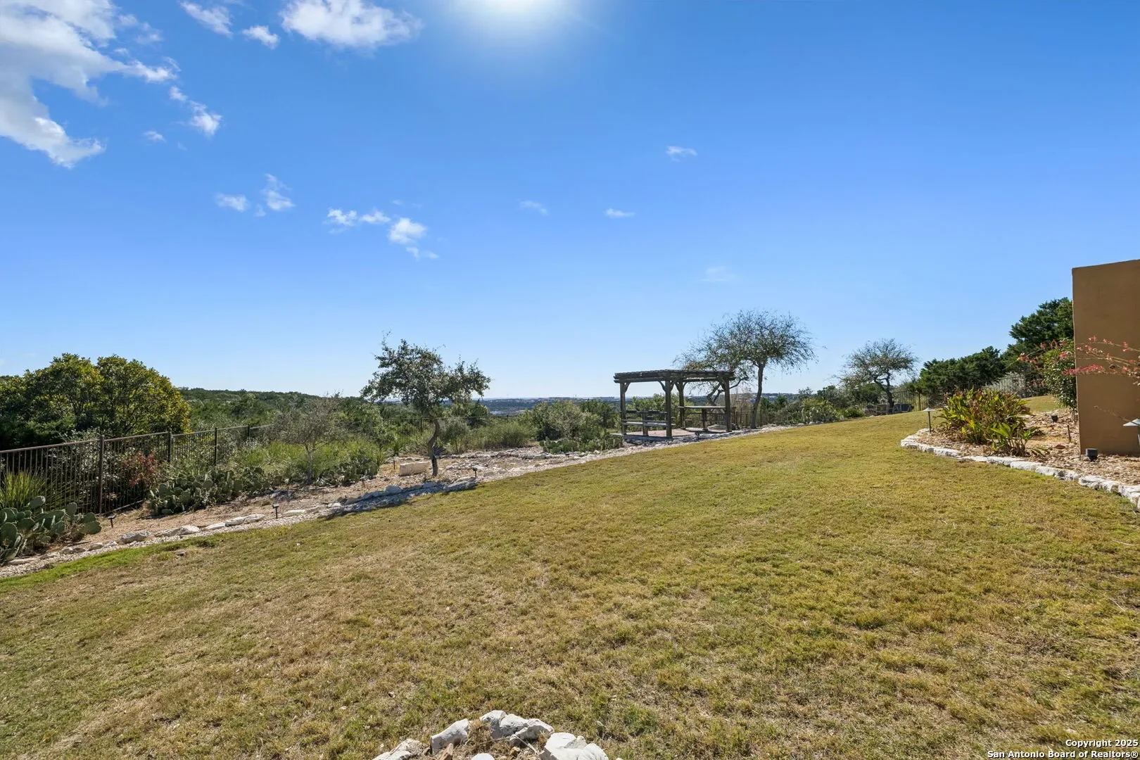 Exterior photo 10