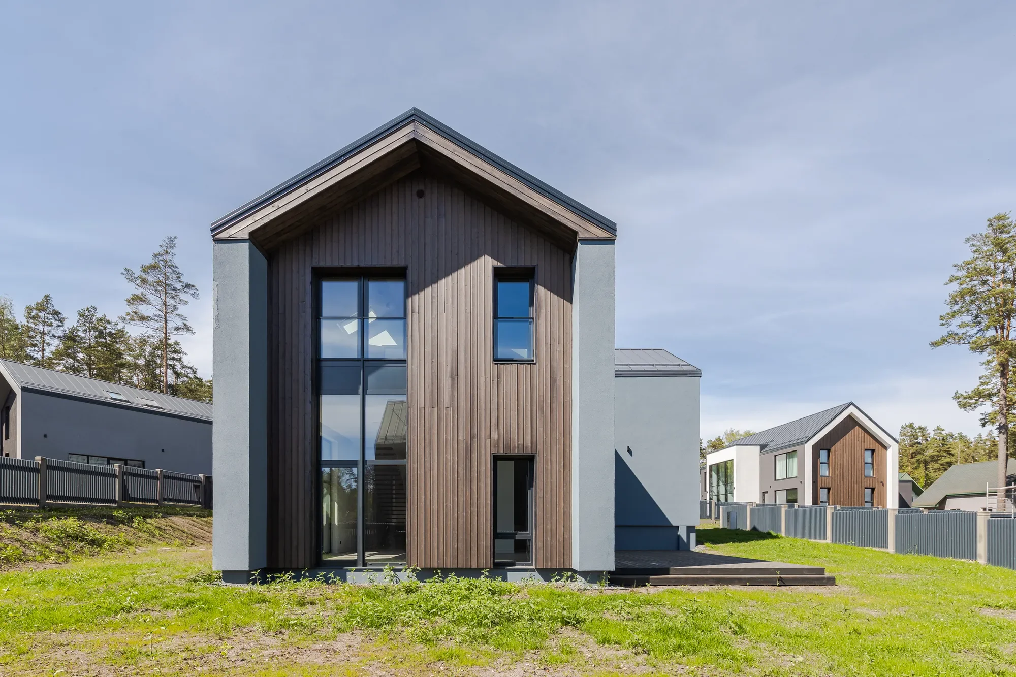 Exterior photo 3