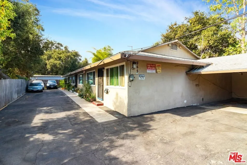 965 N Summit Avenue, Altadena, California, United States. - Photo 6