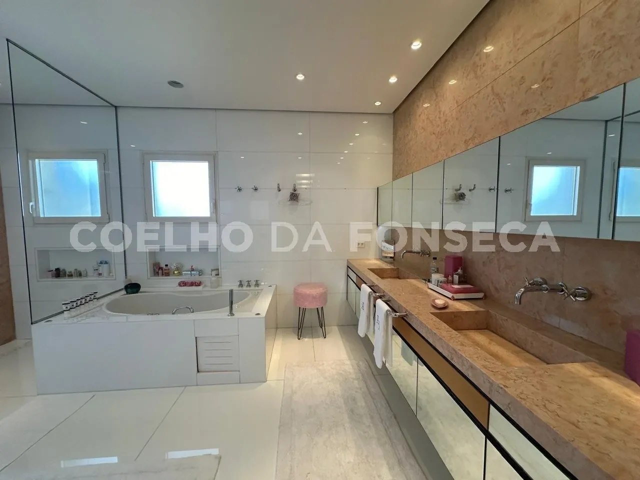 Gallery photo 2
