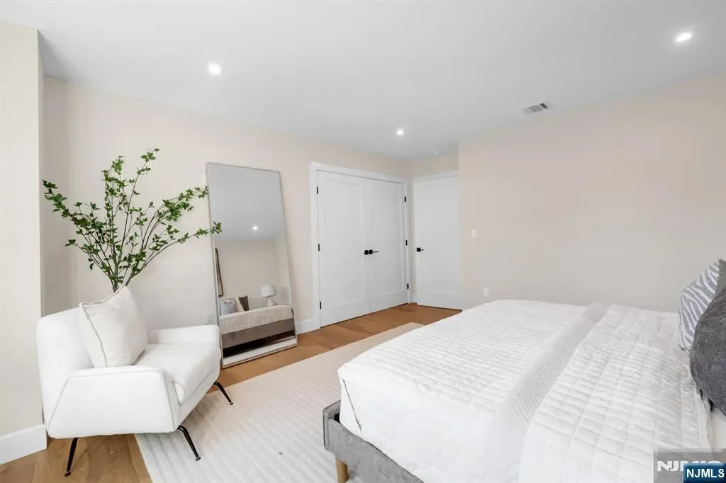 94 W Main Street, Ramsey, New Jersey, United States. - Photo 7