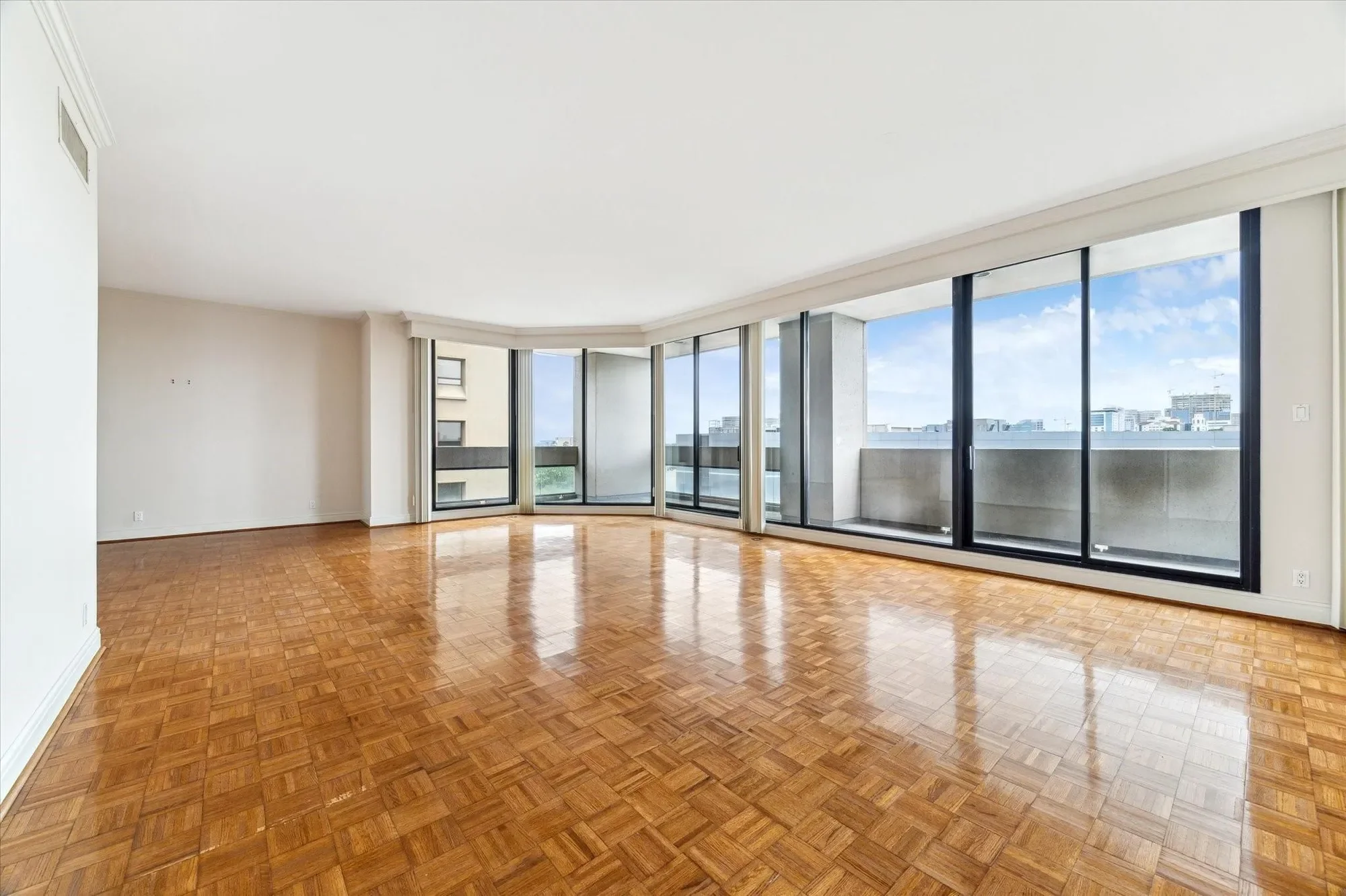 1111 Hermann Drive 7F, Houston, Texas, United States. - Photo 5